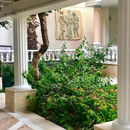 Ξενοδοχείο Grand Levent 4*