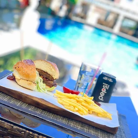 Ξενοδοχείο Grand Levent