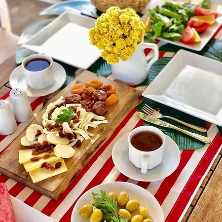 Ξενοδοχείο Grand Levent 4*