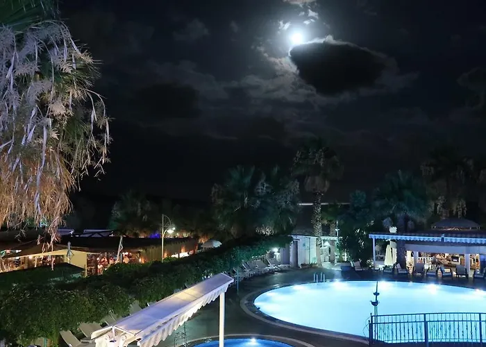 Grand Levent מלון